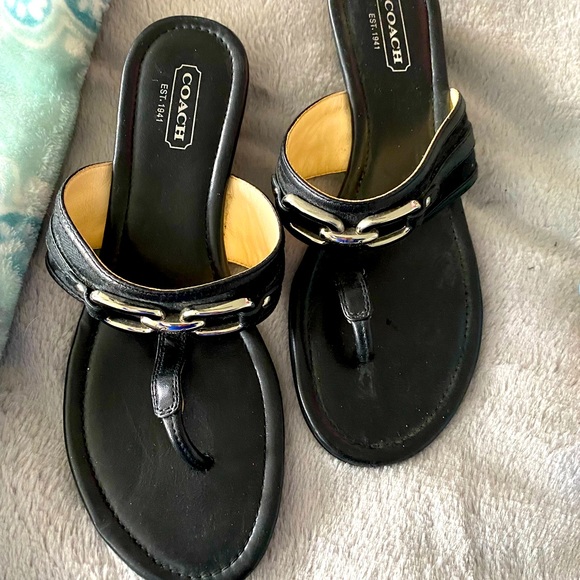 Size 6.5 coach flip flops worn once black leather - Picture 1 of 3